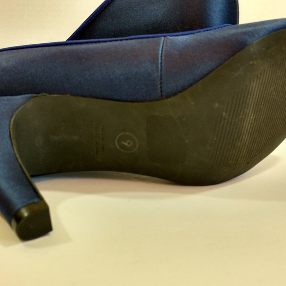 Blue Velvet Marias Heels Size 9 - Picture 7 of 7